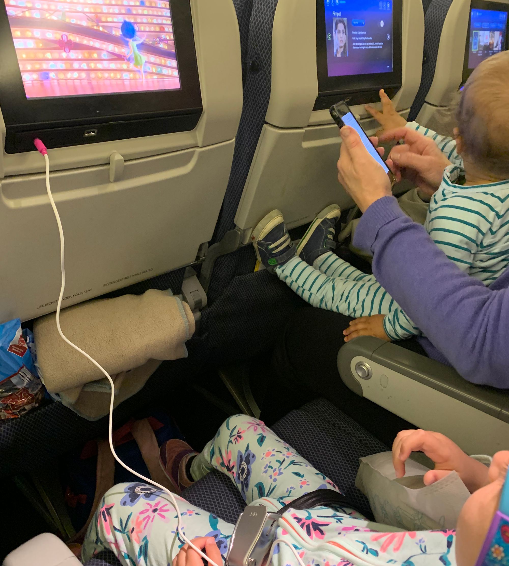 Packing your Carry-on: Flying with Kids